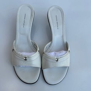 Banana Republic White Leather Upper Sandals Size 8.5